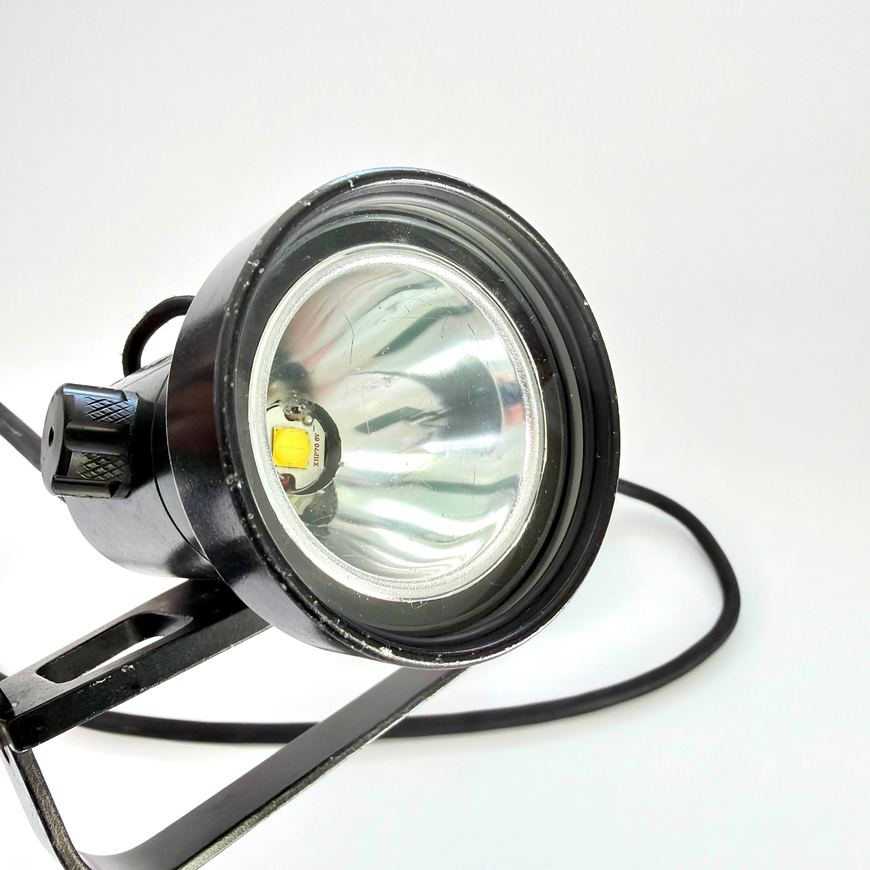 Light Monkey 32 Watt VF LED 15aH Light Head Close Up